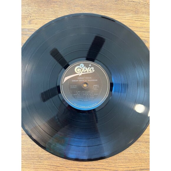 Cheap Trick At Budokan Vinyl Record LP 1978 Epic FE 35795 Rock N Roll Collectibl - Picture 6 of 6